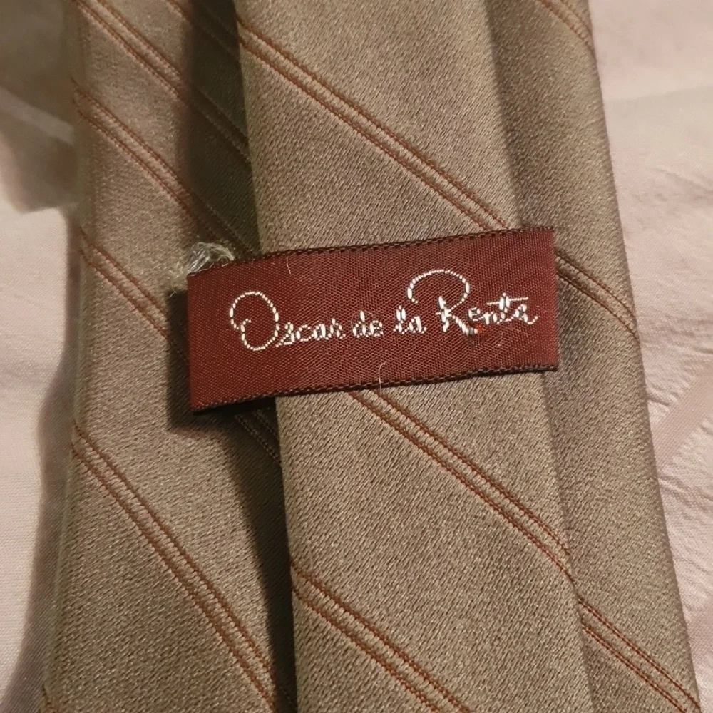 Vtg Men's Designer Oscar De La Rents Necktie